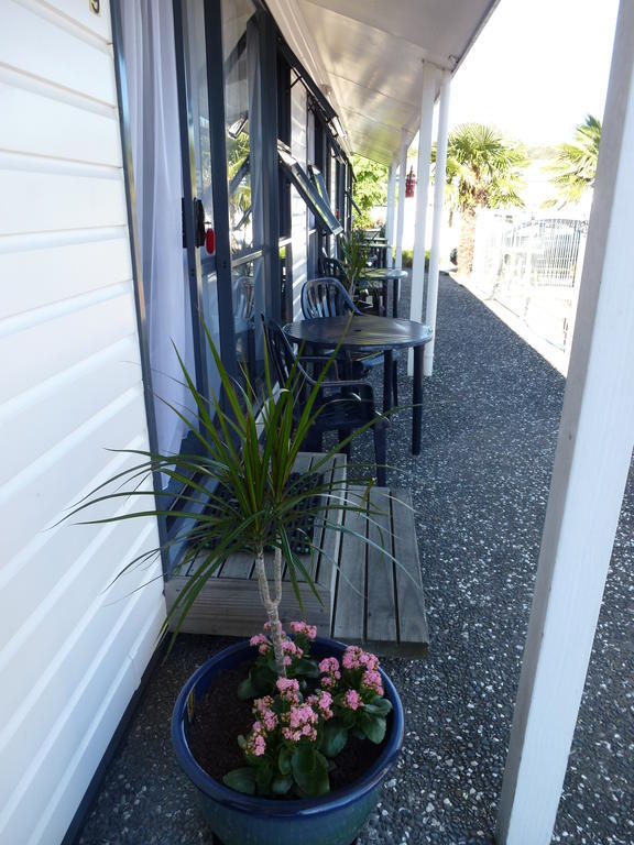 Mana-Nui Motel Whitianga Quarto foto