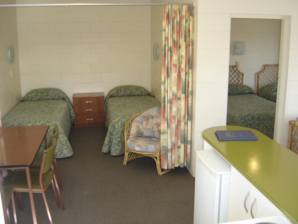 Mana-Nui Motel Whitianga Quarto foto